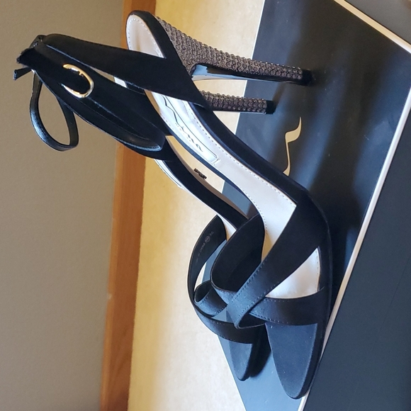 Nina Meryly Black and Silver Rhinestone Heels - Picture 4 of 7